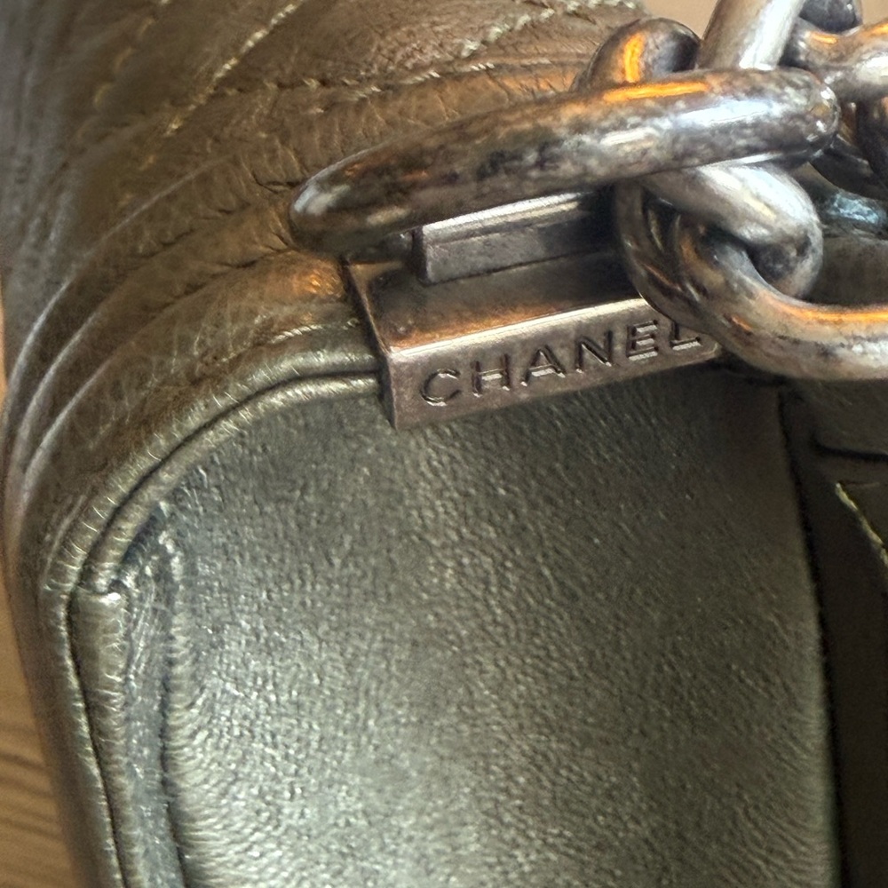 Chanel Large Boy Bag - Picture 5 of 17